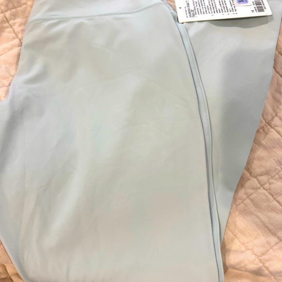 lululemon athletica Pants - NWT lululemon align 28” leggings.